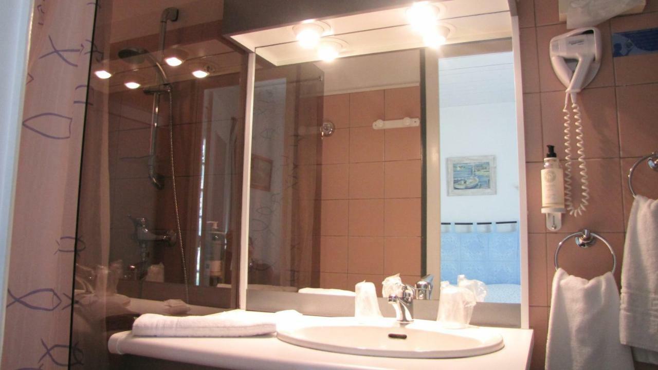 Hotel Les Gollandieres Le Bois-Plage-en-Ré Habitación foto